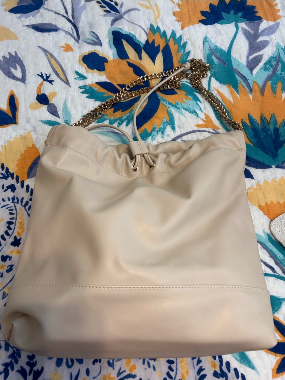 Cream Leather Chain-Handle Shoulder Bag